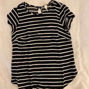 H&M Mama Maternity T-Shirt Size Small